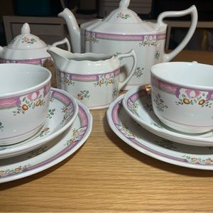 Vintage Tea Set Laura Ashley “Alice”, complete set for two